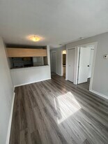 1278 Granville St in Vancouver, BC - Building Photo