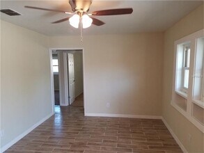 3072 Meadow View Ave in Largo, FL - Building Photo - Building Photo