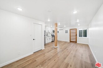 1027 N Gardner St in West Hollywood, CA - Building Photo - Building Photo