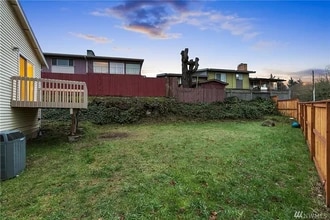 7001 Covello Dr S in Seattle, WA - Building Photo - Building Photo