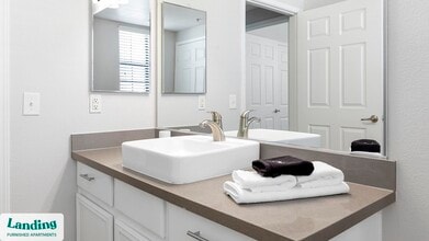 9242 W Russell Rd, Unit 01-201 in Las Vegas, NV - Building Photo - Building Photo