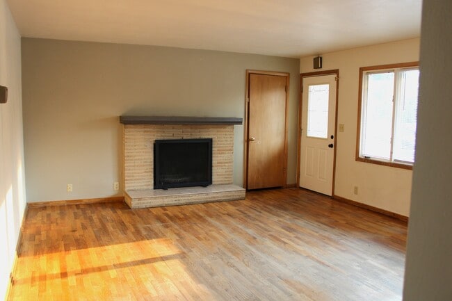 406 Shady Ln in Wenatchee, WA - Foto de edificio - Building Photo