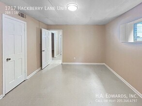 1717 Hackberry Ln in Tuscaloosa, AL - Building Photo - Building Photo