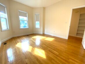 20 Clarendon St, Unit 1 in Watertown, MA - Building Photo - Building Photo