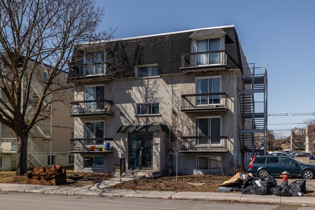 415 Copernic Av in Laval, QC - Building Photo - Primary Photo