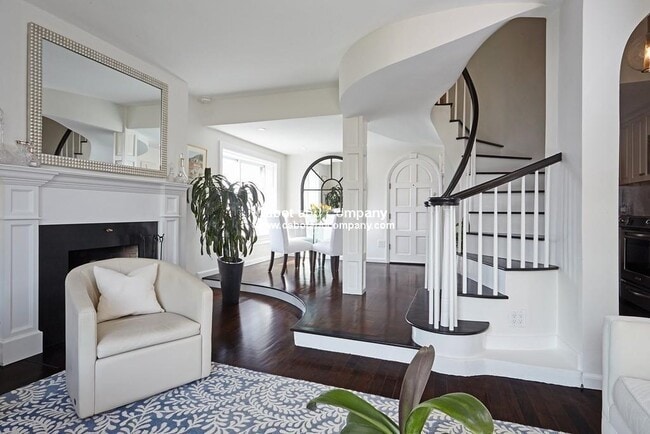 124 Beacon St, Unit PHF in Boston, MA - Building Photo - Building Photo