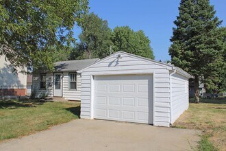 1012 E 26th St in Sioux Falls, SD - Building Photo - Building Photo