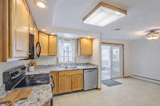 91 Lynch Rd in Lebanon, CT - Building Photo - Building Photo