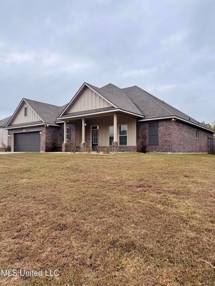 9265 Natures Trl in Biloxi, MS - Foto de edificio - Building Photo