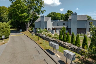Fox Hill Condos in Ridgefield, CT - Building Photo - Building Photo