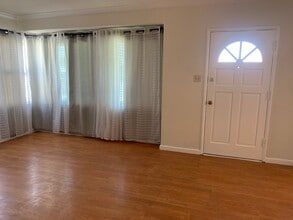 9350 Flower St in Bellflower, CA - Building Photo - Building Photo