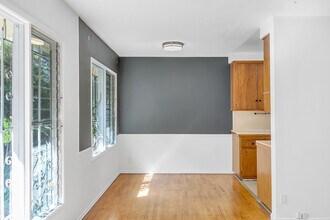 1129 Lincoln Blvd in Santa Monica, CA - Foto de edificio - Building Photo