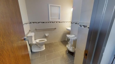 344 Kearny Ave, Unit Commuter's dream in Kearny, NJ - Foto de edificio - Building Photo