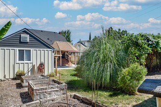 1935 Hazel Ave NE in Salem, OR - Building Photo - Building Photo