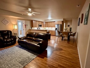 7234 Bern St in Anchorage, AK - Building Photo - Building Photo