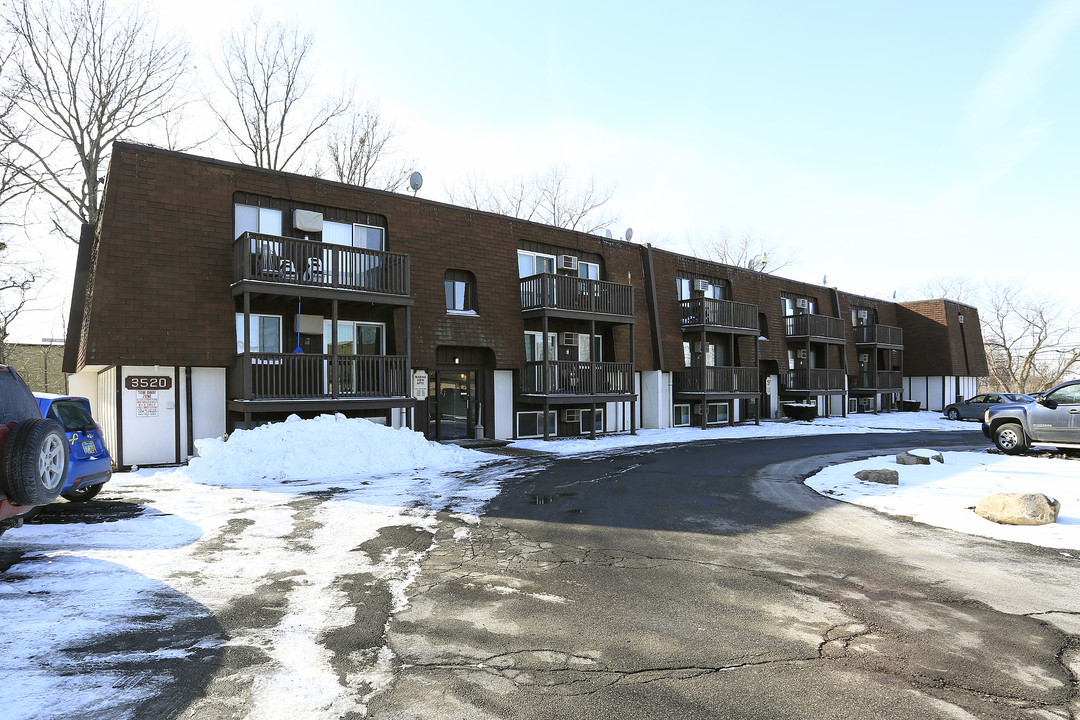 Marina View Apartments in Lorain, OH - Building Photo