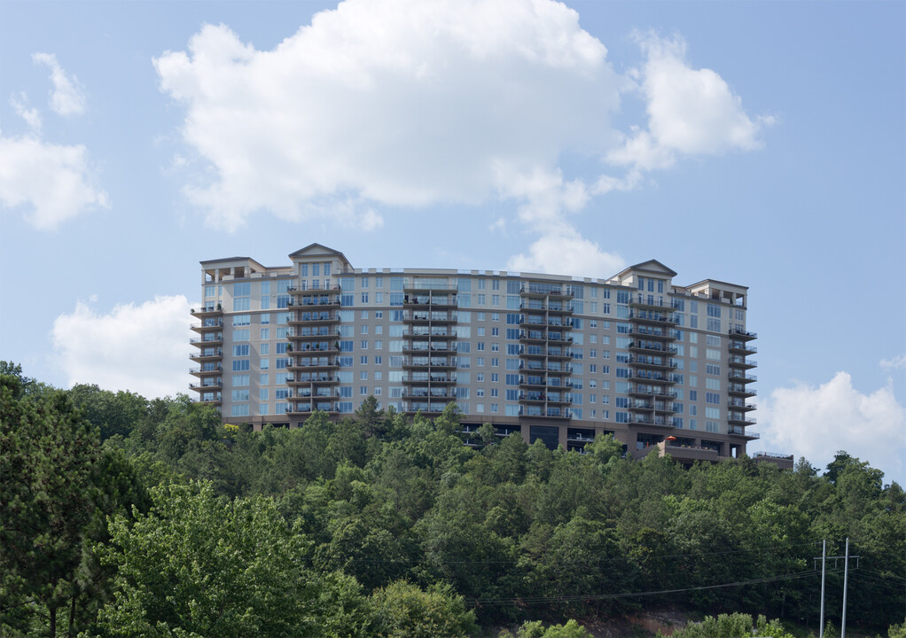 One Vinings Mountain in Atlanta, GA - Building Photo