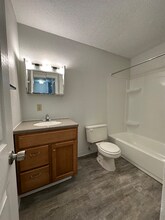 1516 1st St E in Thief River Falls, MN - Foto de edificio - Building Photo