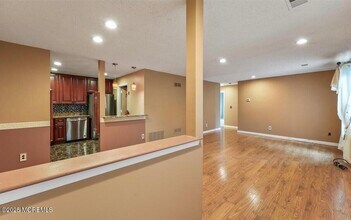 19 Augusta Ct in Freehold Township, NJ - Building Photo - Building Photo