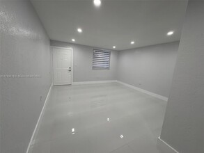 4655 Palm Ave in Hialeah, FL - Building Photo - Building Photo