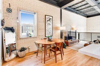 1128 W Ardmore Ave in Chicago, IL - Building Photo - Building Photo