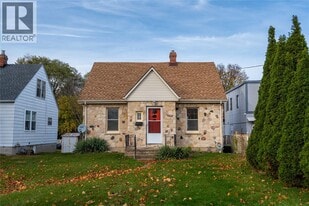 790 London Rd in Sarnia, ON - Building Photo