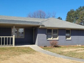 1063 Pleasant Hill Rd in Lawrenceville, GA - Building Photo - Building Photo