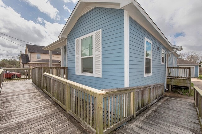 2314 Avenue G in Dickinson, TX - Building Photo - Building Photo