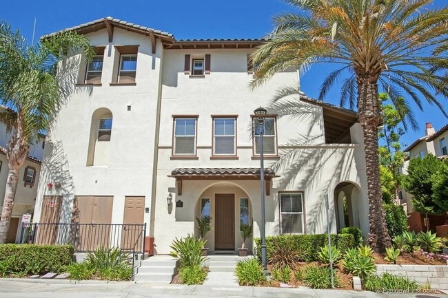 2163 Dutchman Ct
