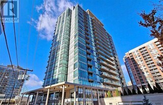 26 Norton Ave in Toronto, ON - Building Photo