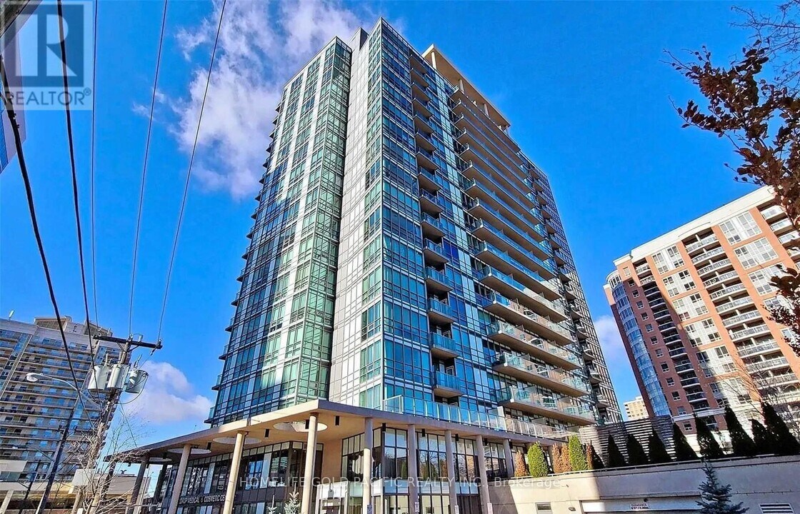 26 Norton Ave in Toronto, ON - Building Photo