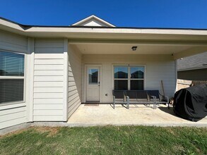 7923 Navarro Mls in San Antonio, TX - Foto de edificio - Building Photo