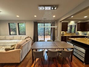 3192 Fallen Leaf St in Palo Alto, CA - Building Photo - Building Photo