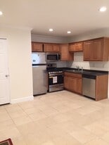 6210 Calvin Ave in Tarzana, CA - Building Photo