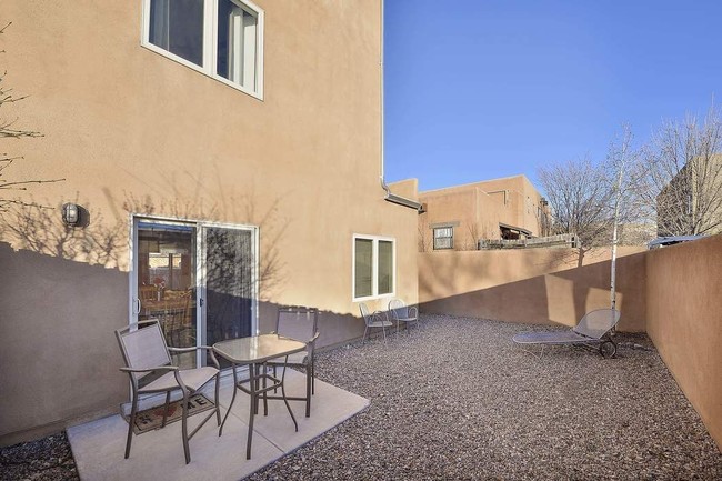 810 Calle Saragosa in Santa Fe, NM - Building Photo - Building Photo