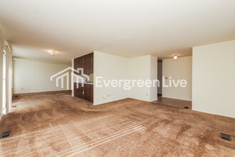 5630 Troy Villa Blvd in Huber Heights, OH - Building Photo - Building Photo