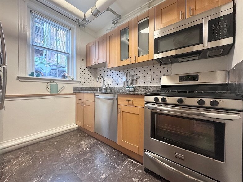 139 Beaconsfield Rd, Unit 1-B in Brookline, MA - Building Photo