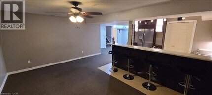 77 Thames Wy in Hamilton, ON - Building Photo - Building Photo