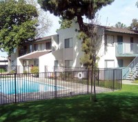 Pacific Terrace in Bakersfield, CA - Foto de edificio - Building Photo