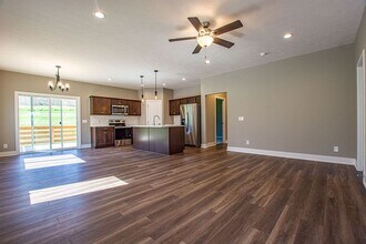 342-346 N Allen St in Bennington, NE - Building Photo - Building Photo