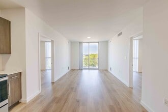 275 Fontaine Parc in Miami, FL - Building Photo - Building Photo