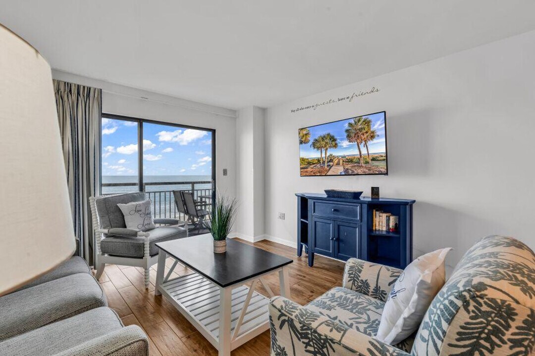 2001 S Ocean Blvd in Myrtle Beach, SC - Building Photo