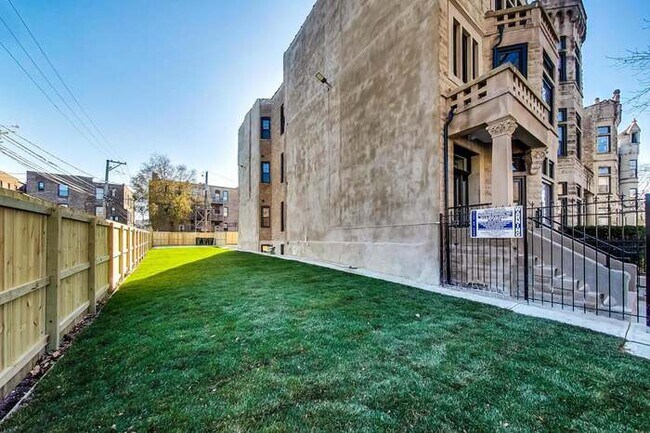 443 E 45th Pl in Chicago, IL - Building Photo - Building Photo