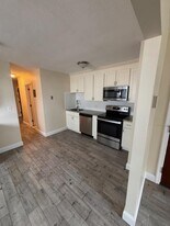 656 Hyde Park Ave in Boston, MA - Building Photo