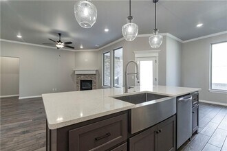 8325 Lambert Wy in Edmond, OK - Building Photo - Building Photo