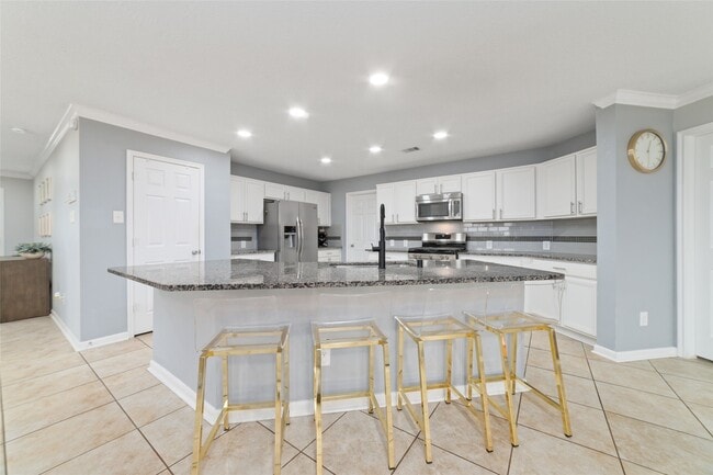 21482 Biscayne Valley Ln