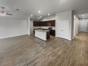 9909 Mescalbean Blvd in Crowley, TX - Building Photo - Building Photo