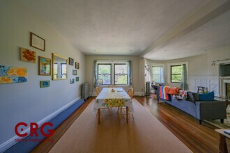 1855 Beacon St, Unit 2 in Brookline, MA - Building Photo - Building Photo