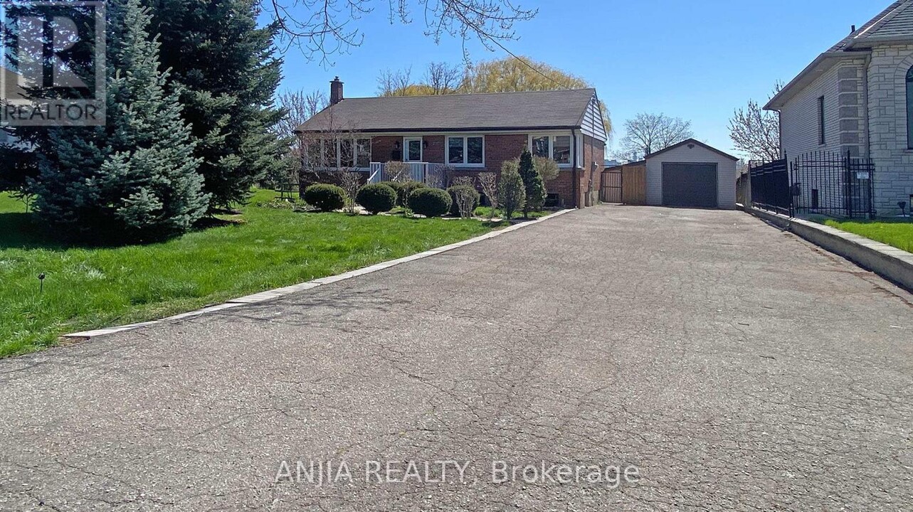 4104 Hickory Dr in Mississauga, ON - Building Photo