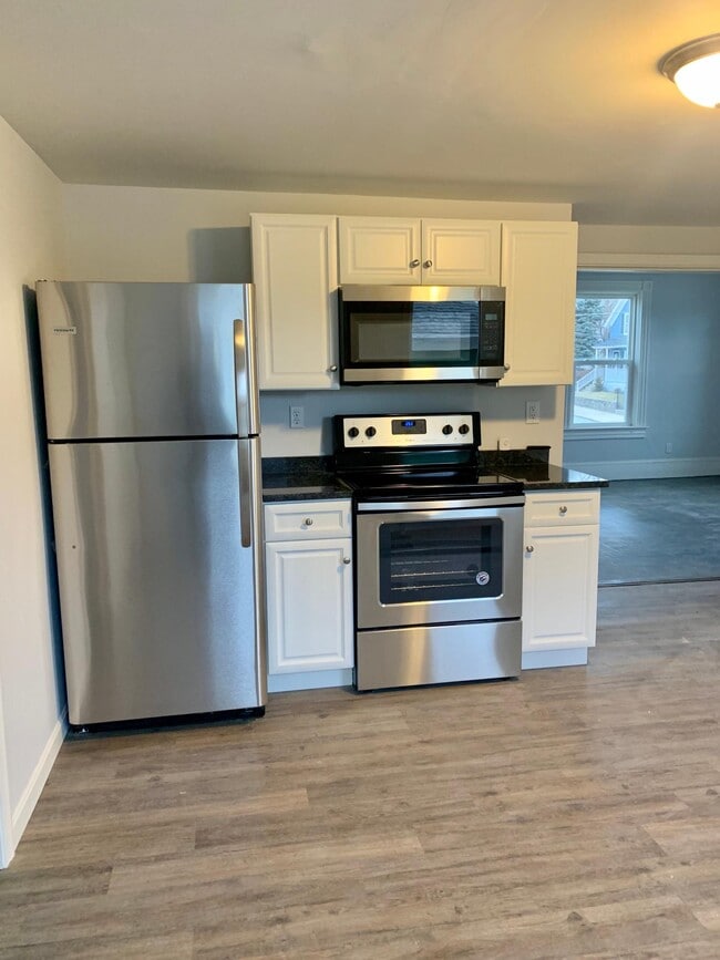 213 Grand St, Unit 2